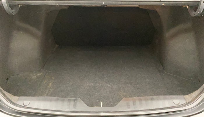 2019 Maruti Ciaz ALPHA  AT 1.5 SHVS PETROL, Petrol, Automatic, 1,08,914 km, Boot Inside
