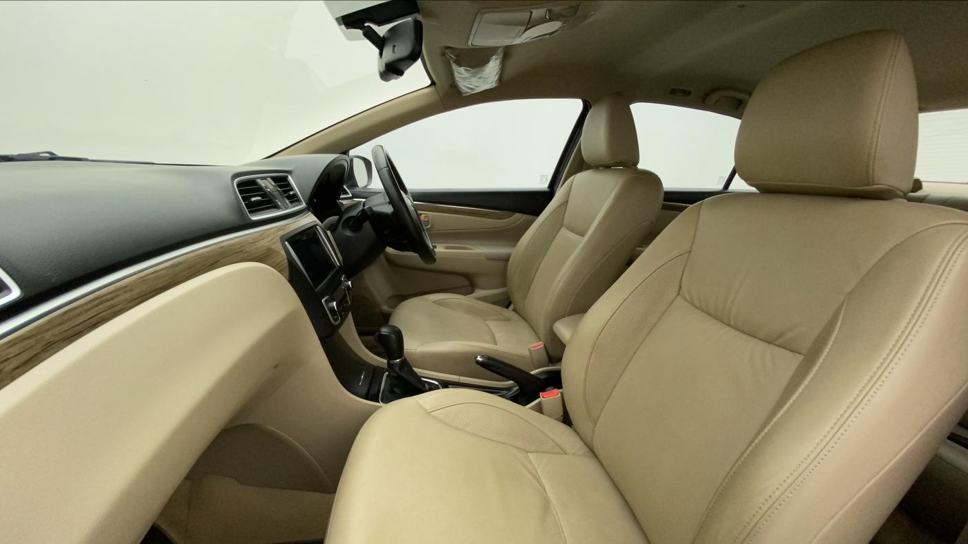2019 Maruti Ciaz ALPHA  AT 1.5 SHVS PETROL, Petrol, Automatic, 1,08,914 km, Right Side Front Door Cabin