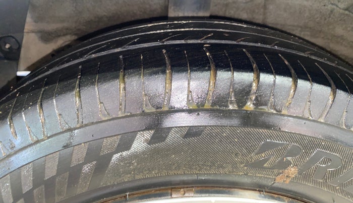 2016 Hyundai Grand i10 SPORTZ 1.2 KAPPA VTVT, Petrol, Manual, 90,804 km, Right Rear Tyre Tread