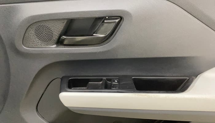 2023 Tata PUNCH PURE MT, Petrol, Manual, 56,302 km, Driver Side Door Panels Control