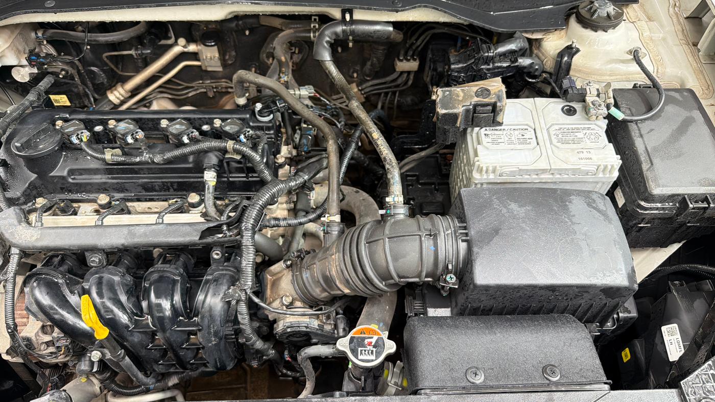 2023 Hyundai VENUE S 1.2, Petrol, Manual, 77,602 km, Engine View - Left