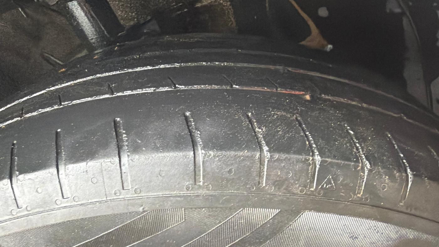 2023 Hyundai VENUE S 1.2, Petrol, Manual, 77,602 km, Right Front Tyre Tread
