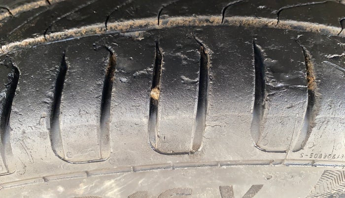 2013 Ford Ecosport TITANIUM 1.5L PETROL AT, Petrol, Automatic, 88,847 km, Right Front Tyre Tread