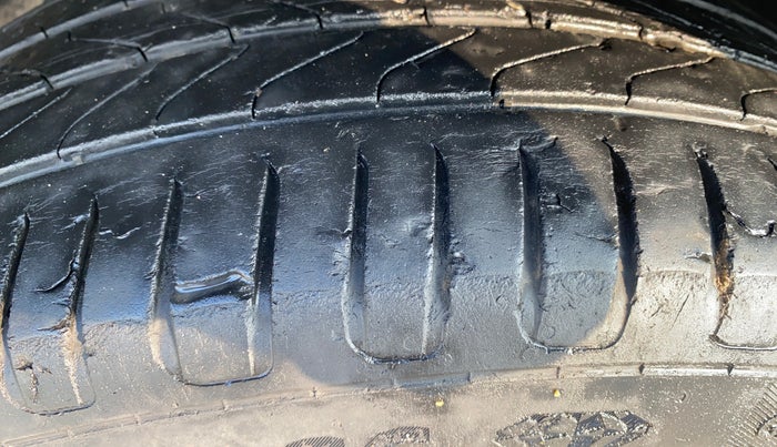 2013 Ford Ecosport TITANIUM 1.5L PETROL AT, Petrol, Automatic, 88,847 km, Left Rear Tyre Tread