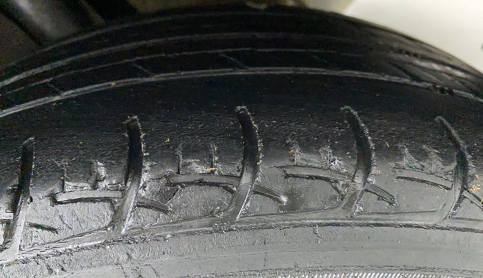 2016 Maruti Baleno DELTA CVT PETROL 1.2, Petrol, Automatic, 50,647 km, Left Rear Tyre Tread