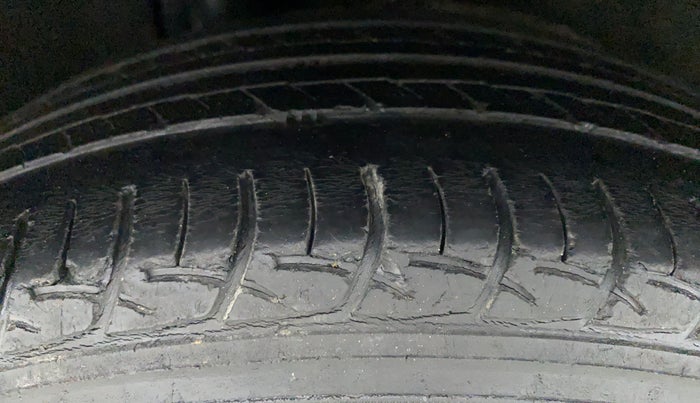2016 Maruti Baleno DELTA CVT PETROL 1.2, Petrol, Automatic, 50,647 km, Right Rear Tyre Tread
