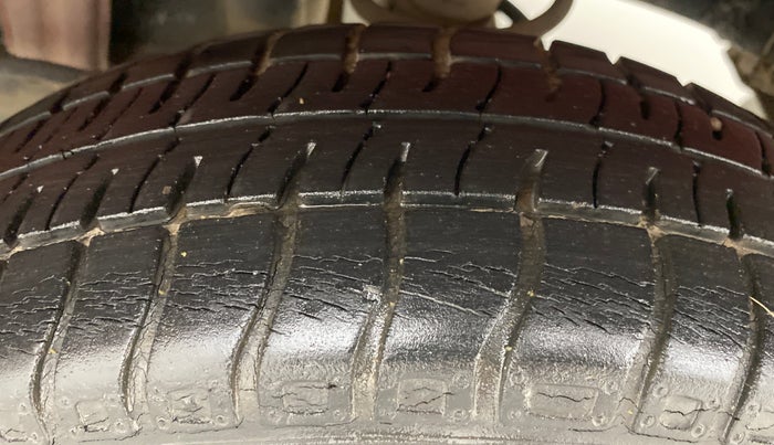 2010 Maruti Wagon R LXI MINOR, Petrol, Manual, 29,736 km, Left Rear Tyre Tread