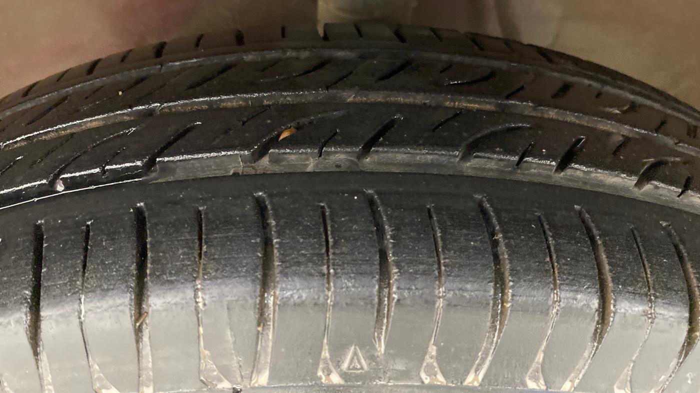 2010 Maruti Wagon R LXI MINOR, Petrol, Manual, 29,736 km, Left Front Tyre Tread