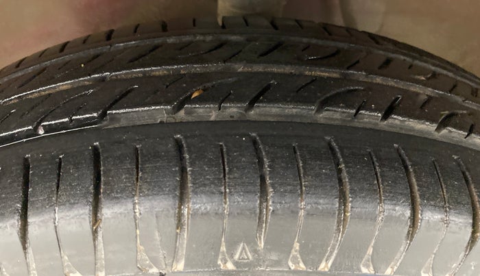 2010 Maruti Wagon R LXI MINOR, Petrol, Manual, 29,736 km, Left Front Tyre Tread