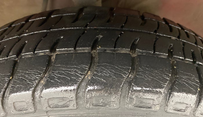 2010 Maruti Wagon R LXI MINOR, Petrol, Manual, 29,736 km, Right Front Tyre Tread