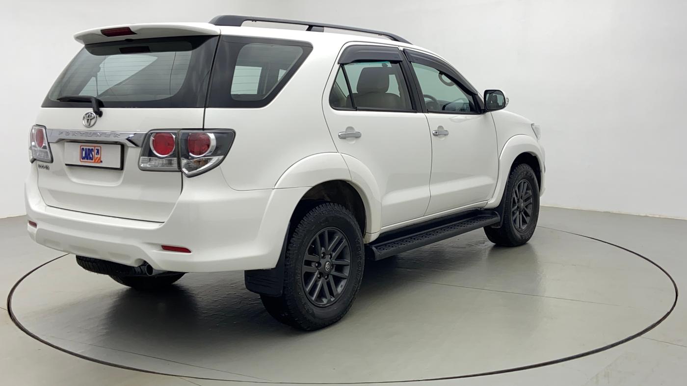 2016 Toyota Fortuner 3.0 AT 4X2, Diesel, Automatic, 1,71,880 km, Right Back Diagonal (45- Degree) View