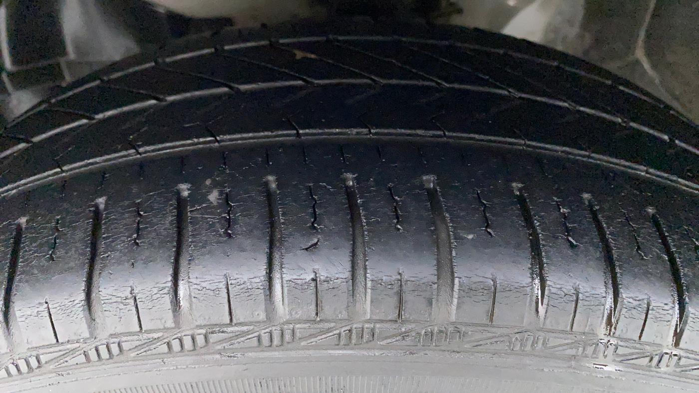 2013 Honda Amaze 1.2 SMT I VTEC, Petrol, Manual, 45,151 km, Left Front Tyre Tread