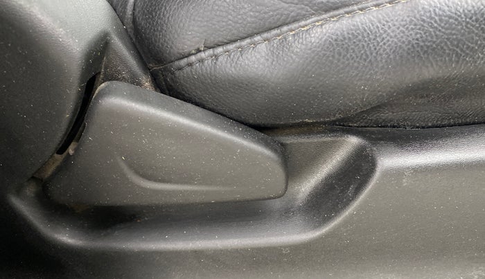 2019 Datsun Redi Go S 1.0, Petrol, Manual, 71,992 km, Driver Side Adjustment Panel