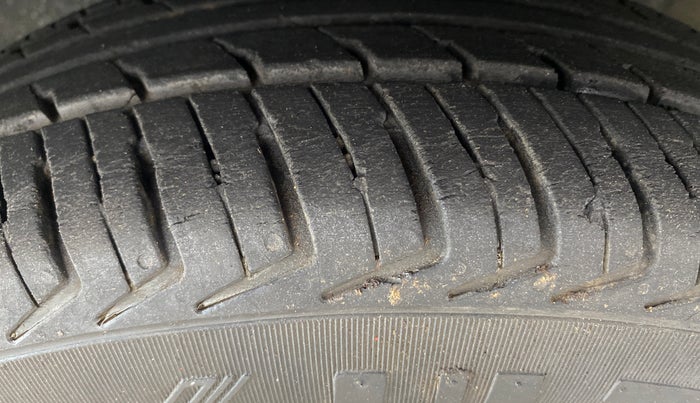 2019 Datsun Redi Go S 1.0, Petrol, Manual, 71,992 km, Left Front Tyre Tread