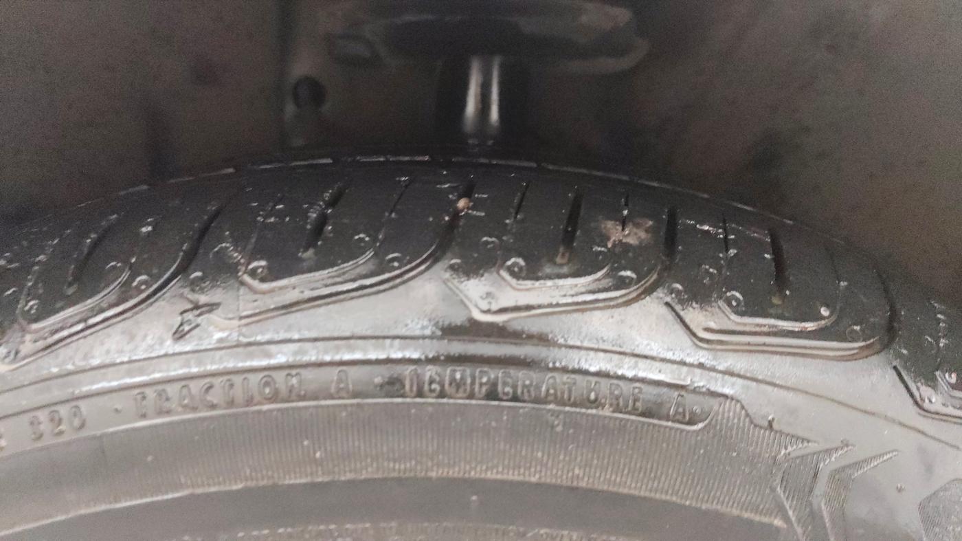 2022 Tata ALTROZ XZ PLUS DIESEL, Diesel, Manual, 40,413 km, Right Front Tyre Tread