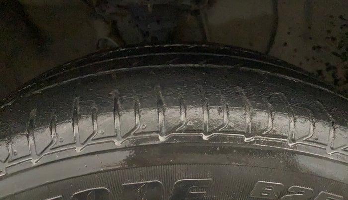 2019 Hyundai Elite i20 SPORTZ PLUS 1.2, Petrol, Manual, 73,021 km, Right Front Tyre Tread