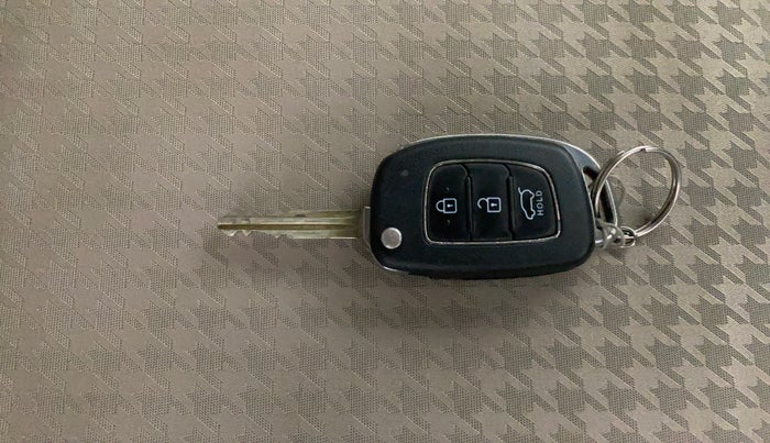 2019 Hyundai Elite i20 SPORTZ PLUS 1.2, Petrol, Manual, 73,021 km, Key Close Up