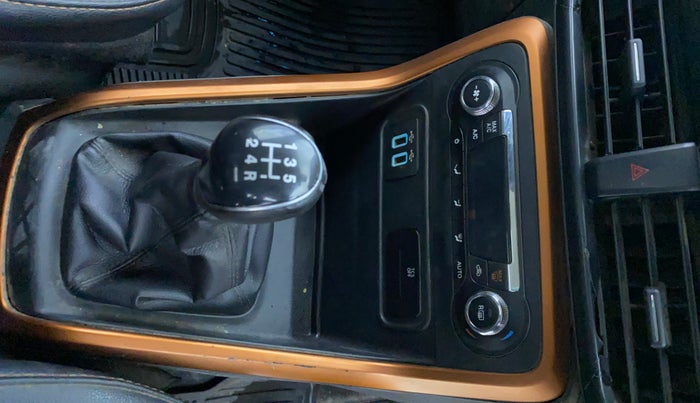 2019 Ford Ecosport TITANIUM 1.5L SPORTS(SUNROOF) DIESEL, Diesel, Manual, 76,469 km, Gear Lever