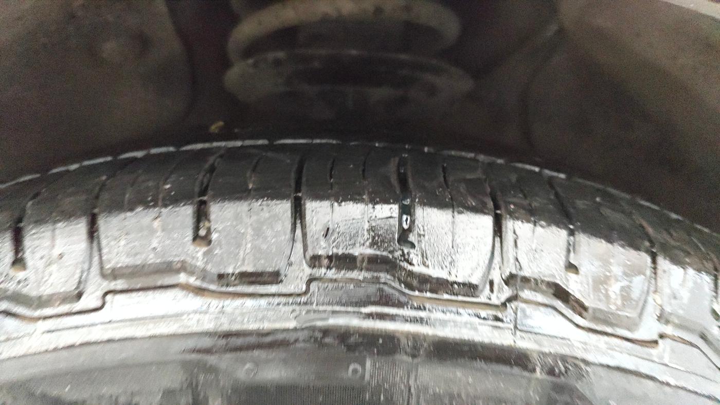 2016 Hyundai Santa Fe 2 WD AT, Diesel, Automatic, 87,386 km, Right Front Tyre Tread