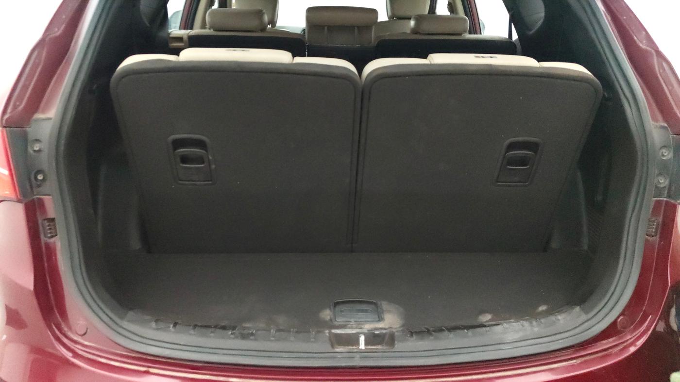 2016 Hyundai Santa Fe 2 WD AT, Diesel, Automatic, 87,386 km, Boot Inside