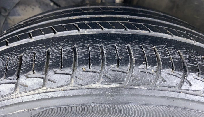 2016 Maruti Baleno DELTA DDIS 190, Diesel, Manual, 55,999 km, Left Front Tyre Tread