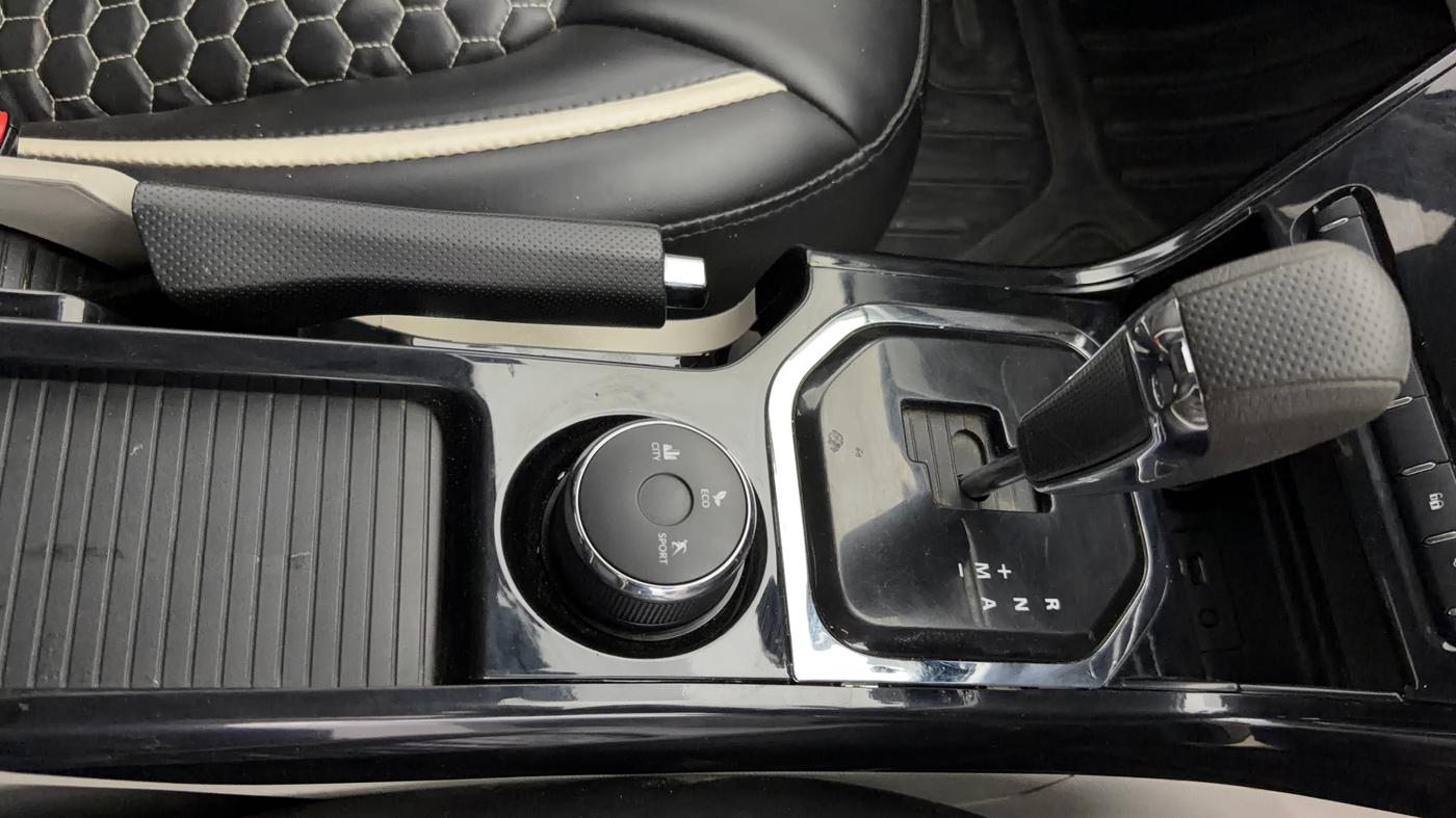 2023 Tata NEXON XZA PLUS PETROL, Petrol, Automatic, 33,718 km, Gear Lever