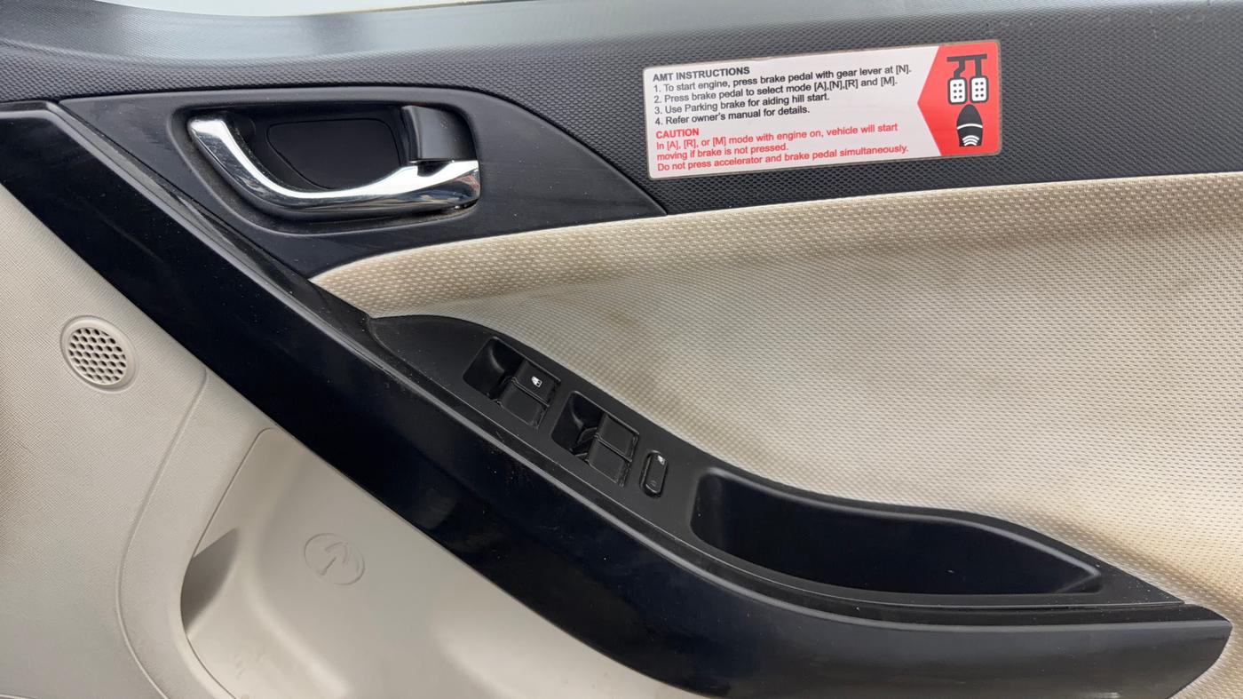 2023 Tata NEXON XZA PLUS PETROL, Petrol, Automatic, 33,718 km, Driver Side Door Panels Control