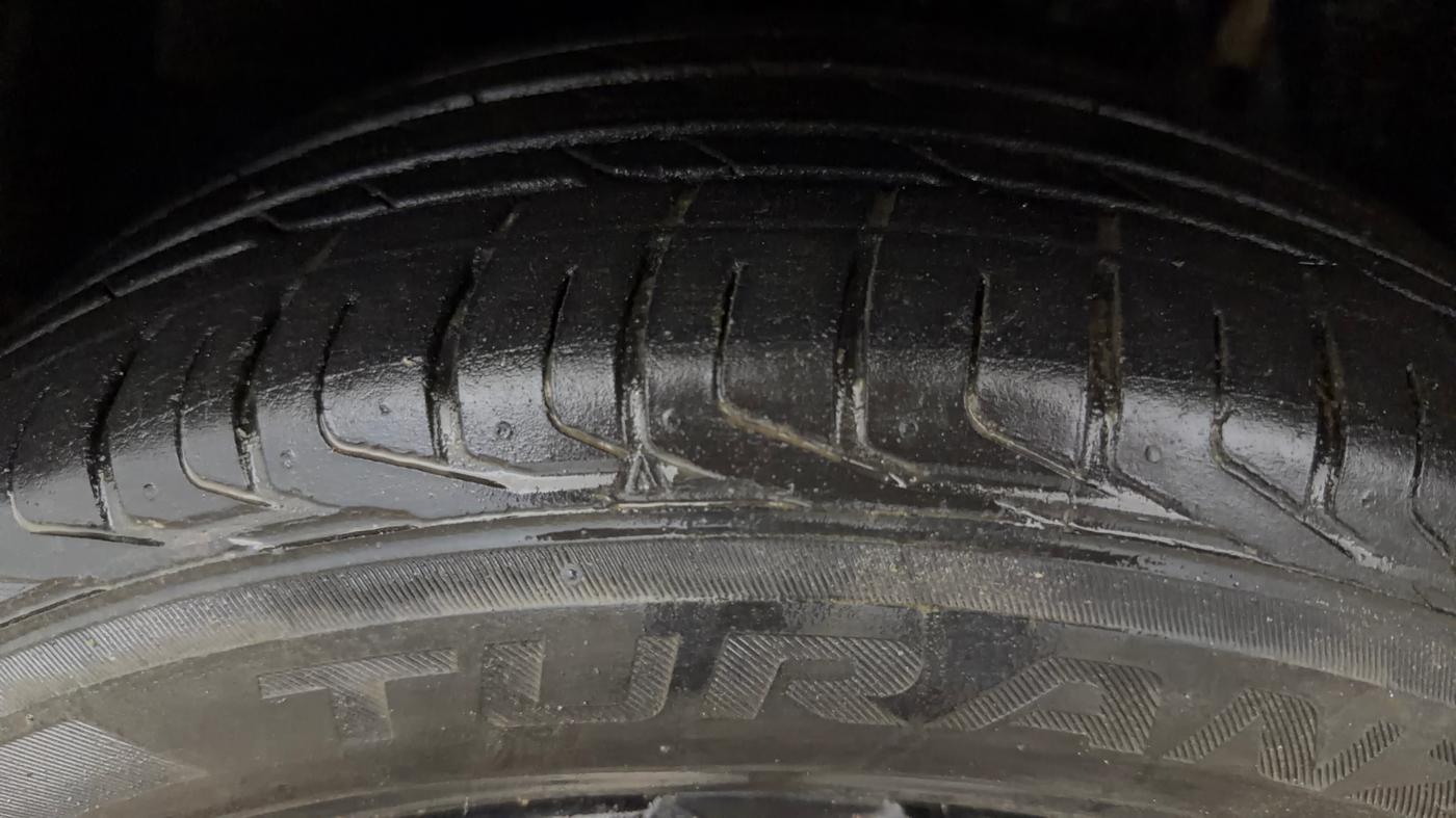 2023 Tata NEXON XZA PLUS PETROL, Petrol, Automatic, 33,718 km, Left Front Tyre Tread