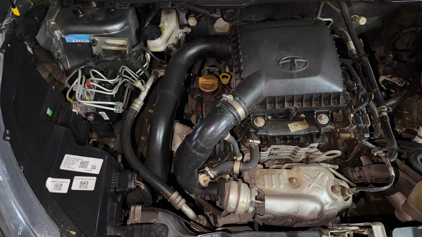 2023 Tata NEXON XZA PLUS PETROL, Petrol, Automatic, 33,718 km, Engine View - Right