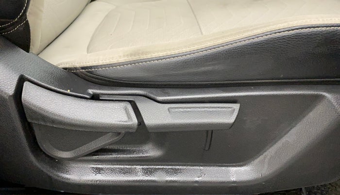 2021 KIA SONET HTX 1.0 IMT, Petrol, Manual, 21,307 km, Driver Side Adjustment Panel