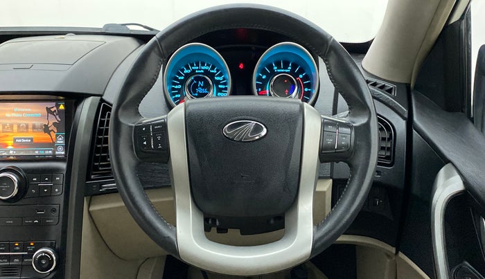 2016 Mahindra XUV500 W10, Diesel, Manual, 74,056 km, Steering Wheel Close Up