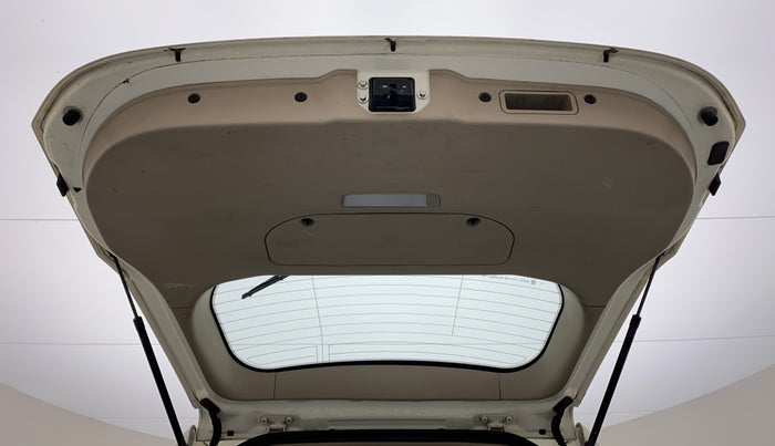 2016 Mahindra XUV500 W10, Diesel, Manual, 74,056 km, Boot Door Open