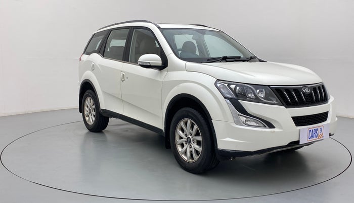 2016 Mahindra XUV500 W10, Diesel, Manual, 74,056 km, Right Front Diagonal