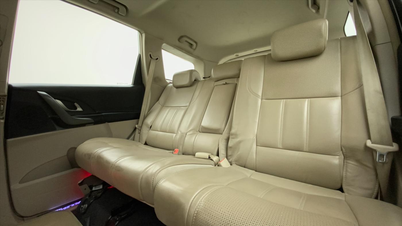 2016 Mahindra XUV500 W10, Diesel, Manual, 74,056 km, Reclining Back Row Seats
