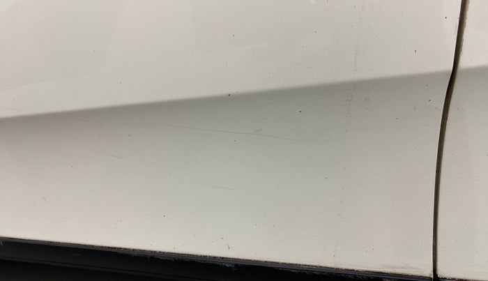 2016 Mahindra XUV500 W10, Diesel, Manual, 74,056 km, Front passenger door - Paint has faded