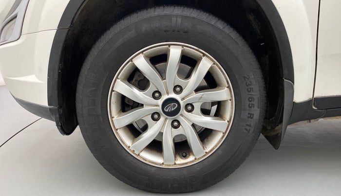 2016 Mahindra XUV500 W10, Diesel, Manual, 74,056 km, Left Front Wheel