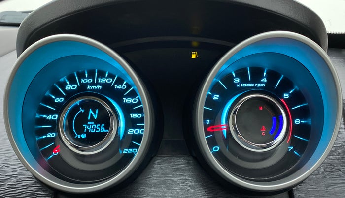 2016 Mahindra XUV500 W10, Diesel, Manual, 74,056 km, Odometer Image