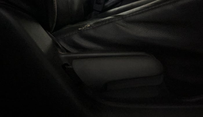 2014 Maruti Swift LXI, Petrol, Manual, 44,071 km, Driver Side Adjustment Panel