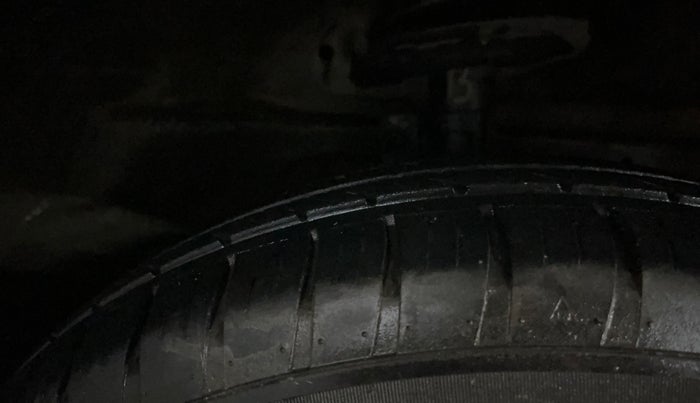 2014 Maruti Swift LXI, Petrol, Manual, 44,071 km, Right Front Tyre Tread