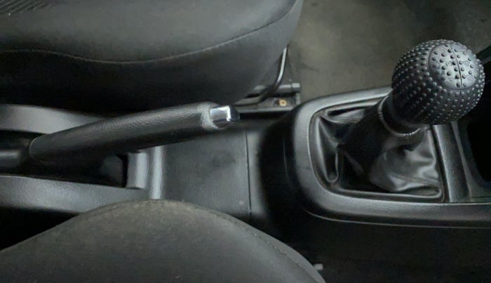 2013 Maruti Swift VXI D, Petrol, Manual, 37,757 km, Gear Lever
