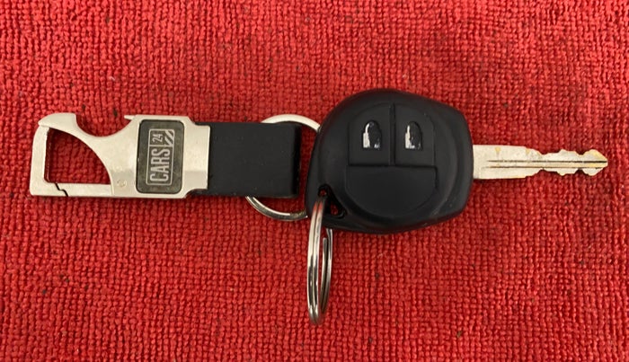 2013 Maruti Swift VXI D, Petrol, Manual, 37,757 km, Key Close Up