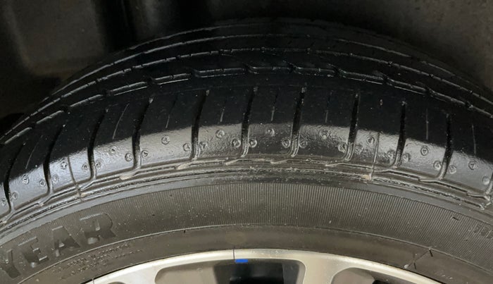 2021 Maruti Ciaz ALPHA 1.5 SHVS PETROL, Petrol, Manual, 35,973 km, Right Rear Tyre Tread