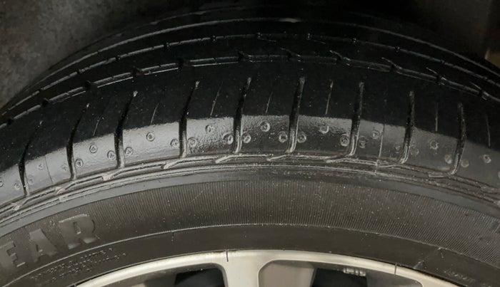 2021 Maruti Ciaz ALPHA 1.5 SHVS PETROL, Petrol, Manual, 35,973 km, Left Rear Tyre Tread