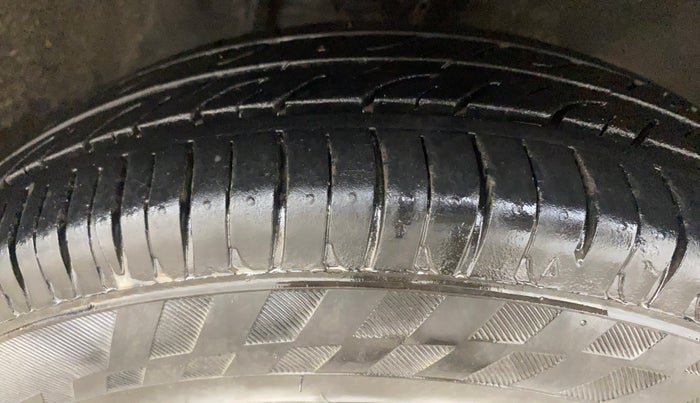 2016 Maruti Alto 800 LXI, Petrol, Manual, 49,320 km, Right Front Tyre Tread