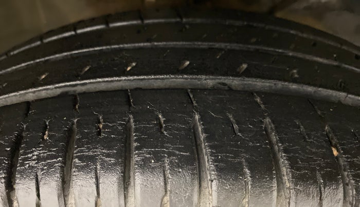 2017 Maruti Dzire ZXI Plus, Petrol, Manual, 39,352 km, Right Front Tyre Tread
