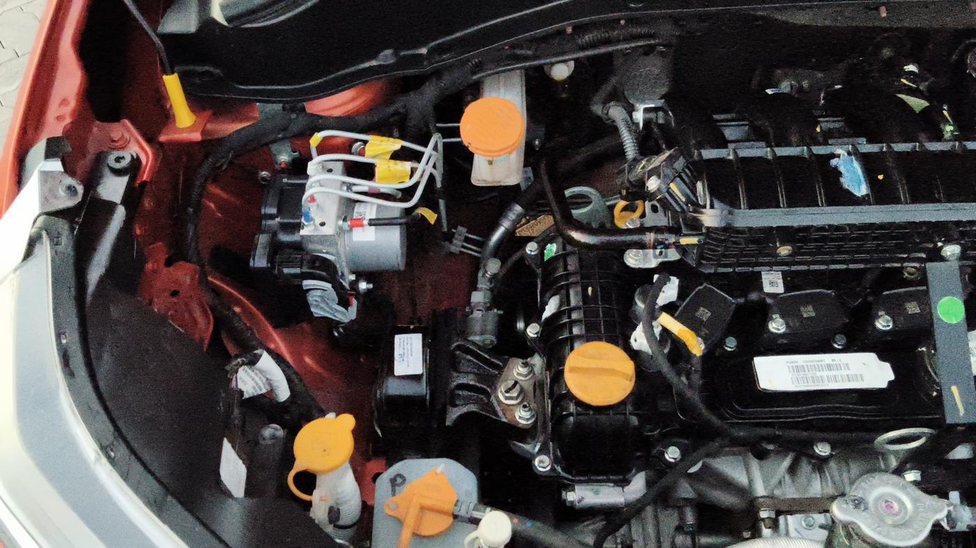 2024 Tata PUNCH ACCOMPLISHED AMT, Petrol, Automatic, 8,733 km, Engine View - Right