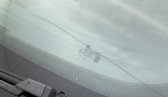 2021 Tata Harrier XZA PLUS 2.0L, Diesel, Automatic, 89,626 km, Front windshield - Minor spot on windshield