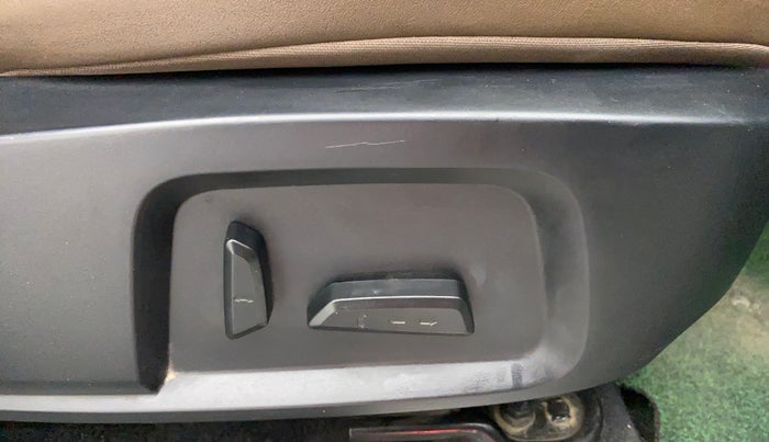 2021 Tata Harrier XZA PLUS 2.0L, Diesel, Automatic, 89,626 km, Driver Side Adjustment Panel