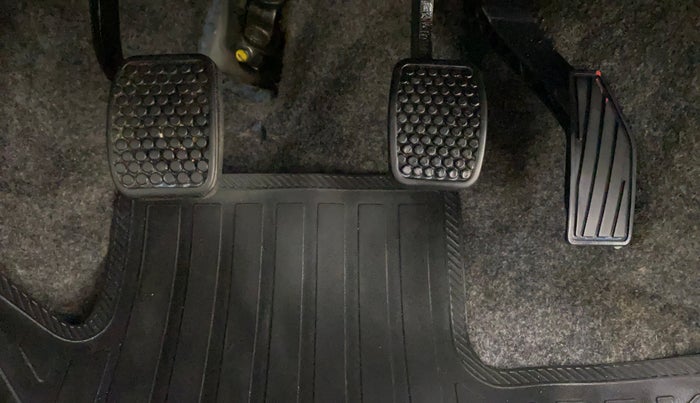 2017 Maruti Alto 800 LXI, Petrol, Manual, 13,004 km, Pedals