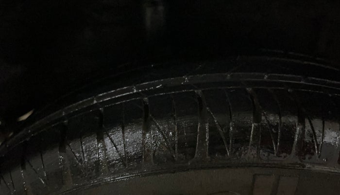 2018 Honda Amaze 1.2L I-VTEC V, Petrol, Manual, 1,11,878 km, Right Rear Tyre Tread